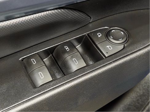 Used 2024 Chevrolet Equinox EV LT w/ LPO, Active Package FWD image 7