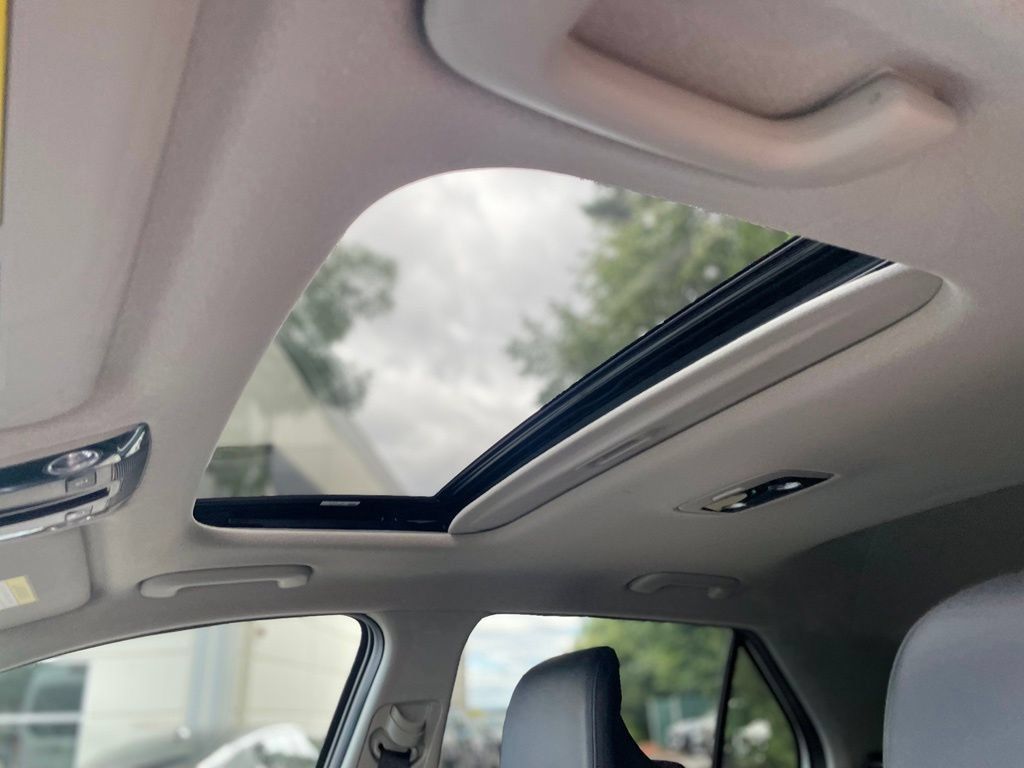 Certified 2023 Kia Niro Wave w/ Wave Preserve Package FWD image 17