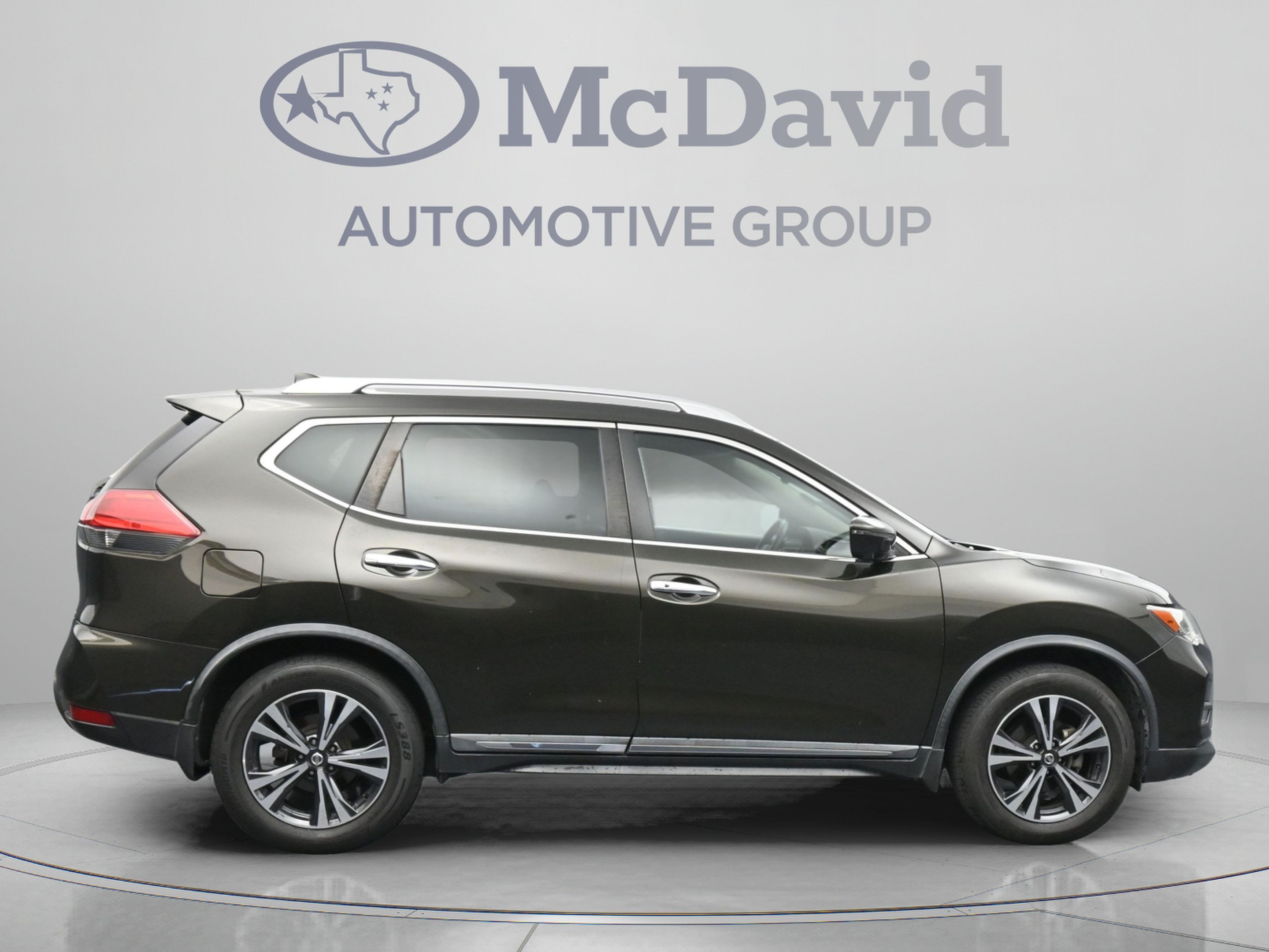 Used 2017 Nissan Rogue SL FWD image 9