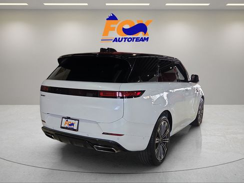 Used 2024 Land Rover Range Rover Sport Dynamic SE AWD/4WD image 4