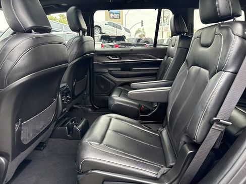 Used 2024 Jeep Grand Cherokee L Limited w/ Luxury Tech Group II AWD/4WD image 25