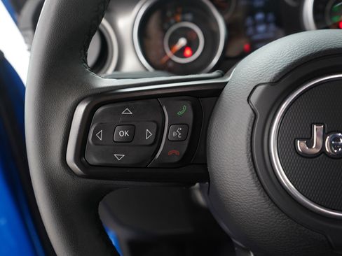 Used 2023 Jeep Gladiator Sport image 24