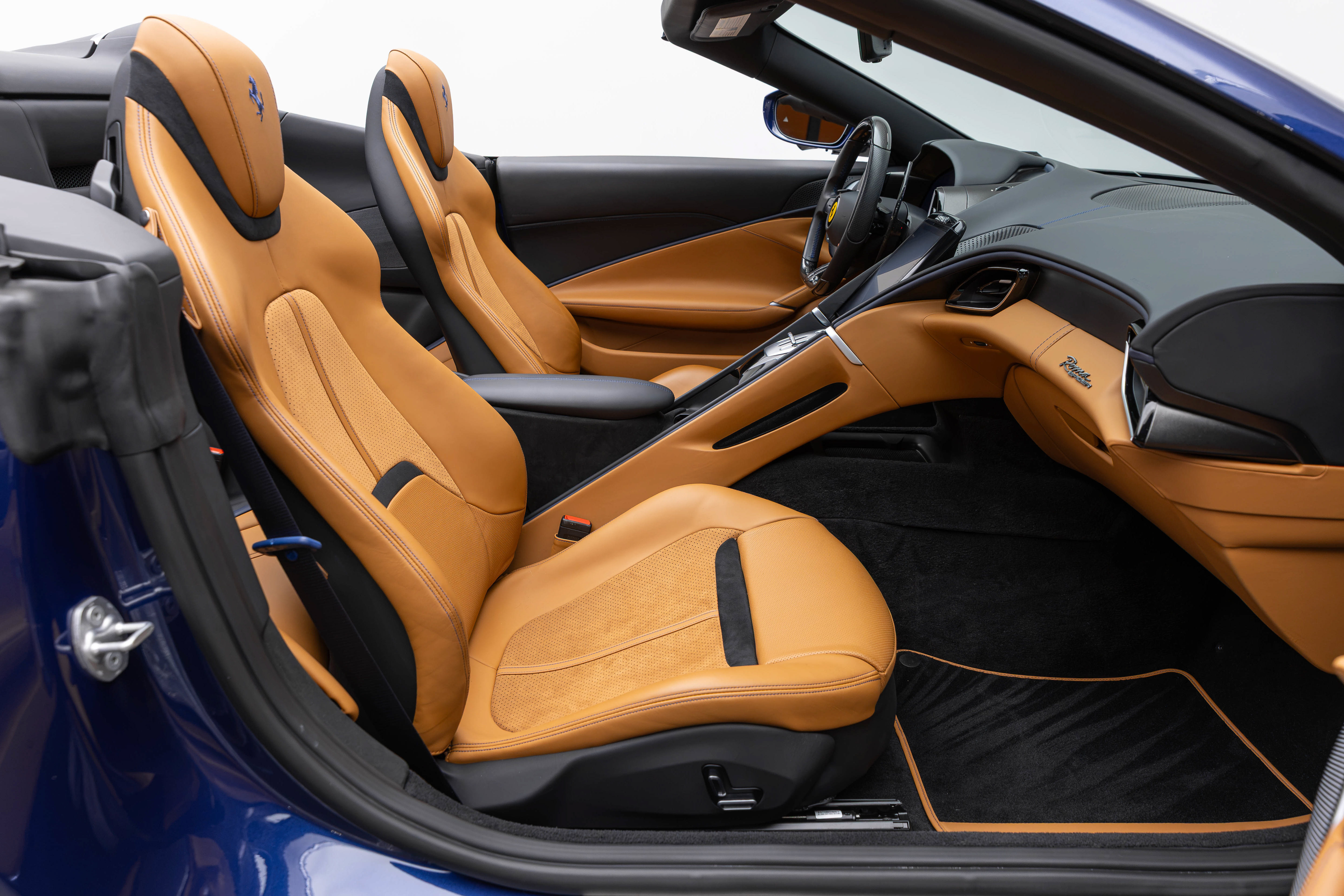 Used 2025 Ferrari Roma Spider RWD image 43