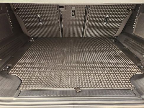 New 2026 Land Rover Defender 110 S image 22