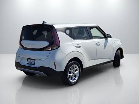 Used 2025 Kia Soul LX w/ LX Technology Package image 4