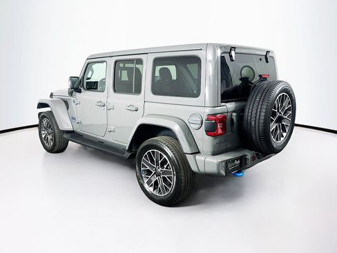 Used 2023 Jeep Wrangler Unlimited Sahara AWD/4WD image 5