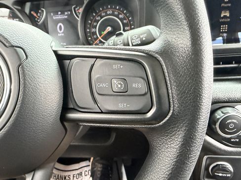 Used 2025 Jeep Wrangler Sport image 31