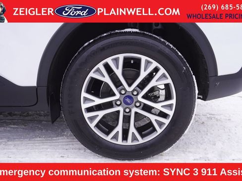 Used 2021 Ford Escape SEL image 9