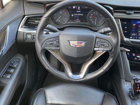 Used 2020 Cadillac XT6 Premium Luxury w/ Platinum Package AWD/4WD image 7