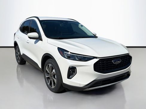 Used 2023 Ford Escape Platinum image 1