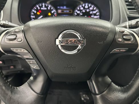 Used 2019 Nissan Pathfinder SV w/ SV Tech Package AWD/4WD image 15