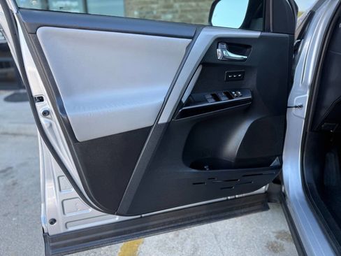 Used 2017 Toyota RAV4 Limited image 24