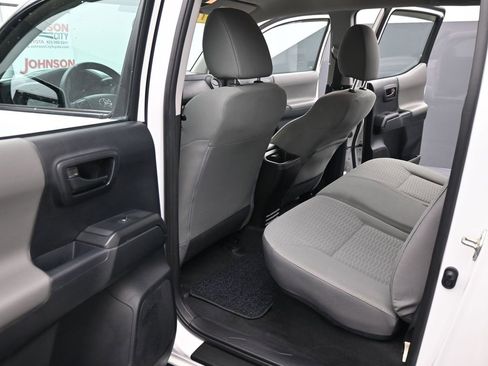 Used 2016 Toyota Tacoma SR image 16