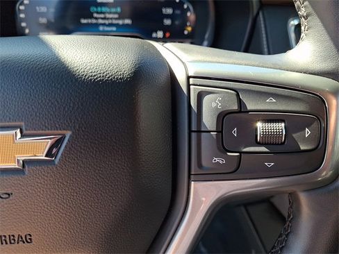 Used 2024 Chevrolet Suburban Premier image 22