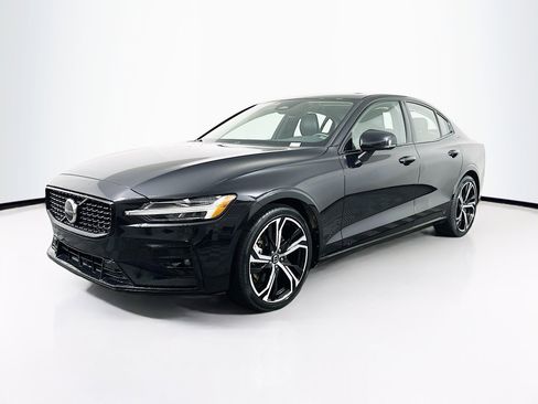 Used 2024 Volvo S60 B5 Core image 3