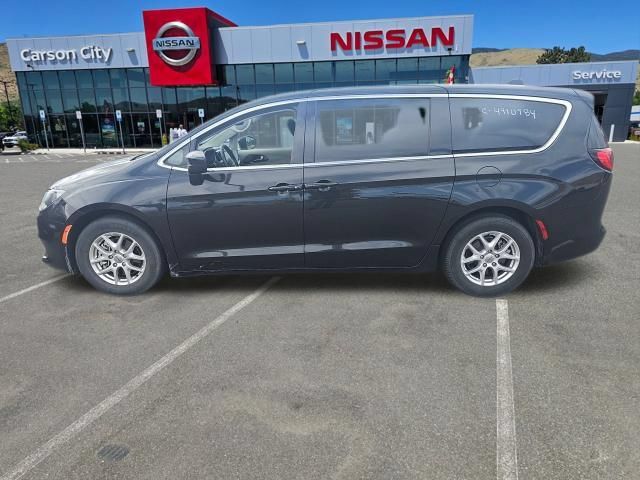 Used 2023 Chrysler Voyager LX FWD image 1