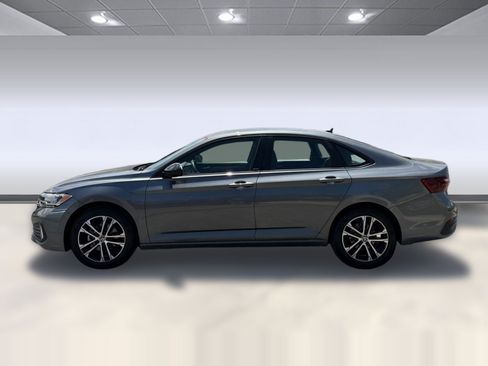 Used 2024 Volkswagen Jetta Sport FWD image 2