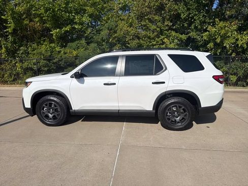 New 2026 Honda Pilot TrailSport image 2