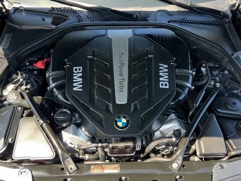 Used 2011 BMW 550i Sedan RWD image 34