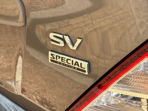 Used 2017 Nissan Versa SV w/ SV Special Edition Package image 7