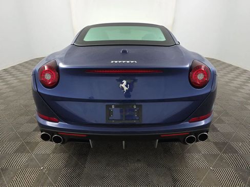 Used 2017 Ferrari California T image 11
