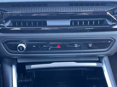 New 2026 BMW 330i Sedan w/ M Sport Package image 6