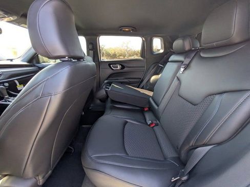 New 2026 Jeep Compass Latitude image 12