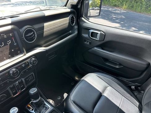 Used 2021 Jeep Gladiator Overland w/ Popular Equipment Package AWD/4WD image 28