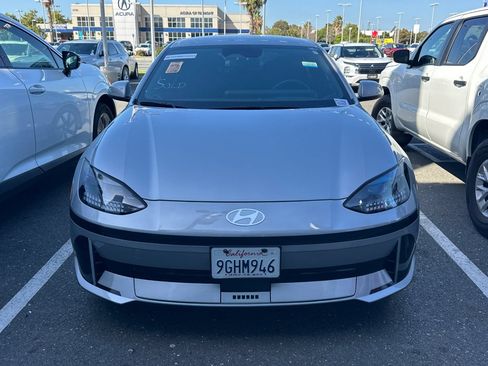 Used 2023 Hyundai Ioniq 6 SE RWD image 3