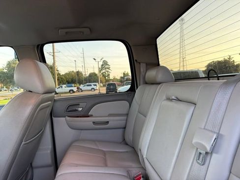 Used 2014 Chevrolet Silverado 2500 LTZ w/ LTZ Plus Package AWD/4WD image 7