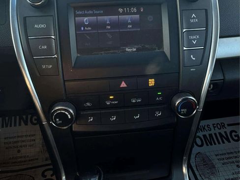 Used 2017 Toyota Camry SE image 14