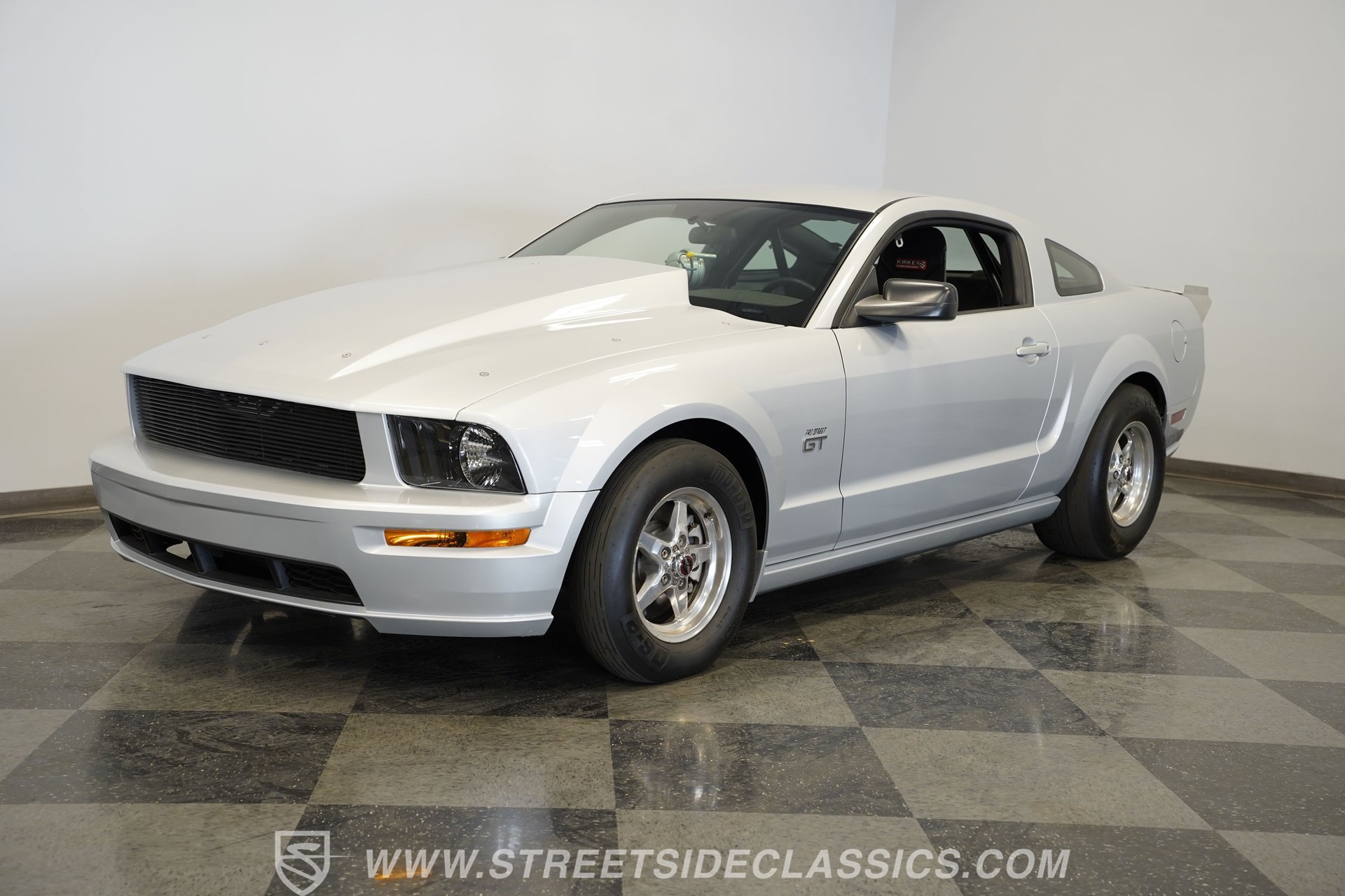 Used 2006 Ford Mustang GT RWD image 6