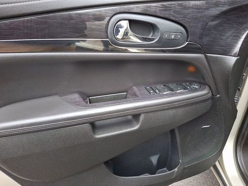Used 2016 Buick Enclave Premium image 12
