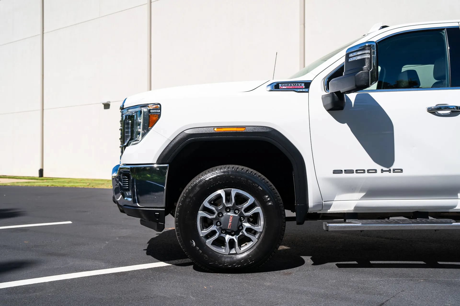 Used 2023 GMC Sierra 2500 SLT w/ SLT Convenience Package AWD/4WD image 3