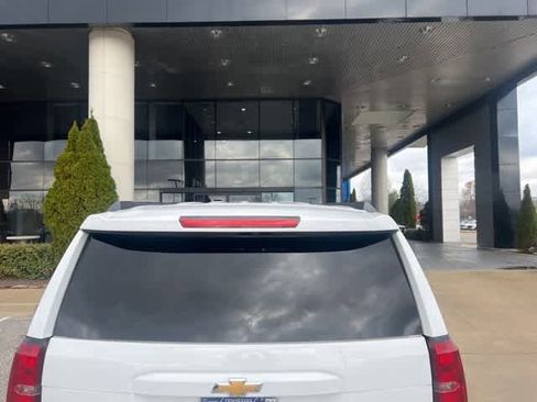 Used 2020 Chevrolet Suburban LT image 24