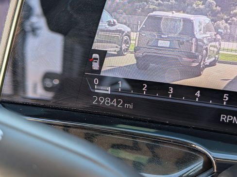 Used 2024 Cadillac Escalade Sport Platinum w/ LPO, ONYX Package image 16