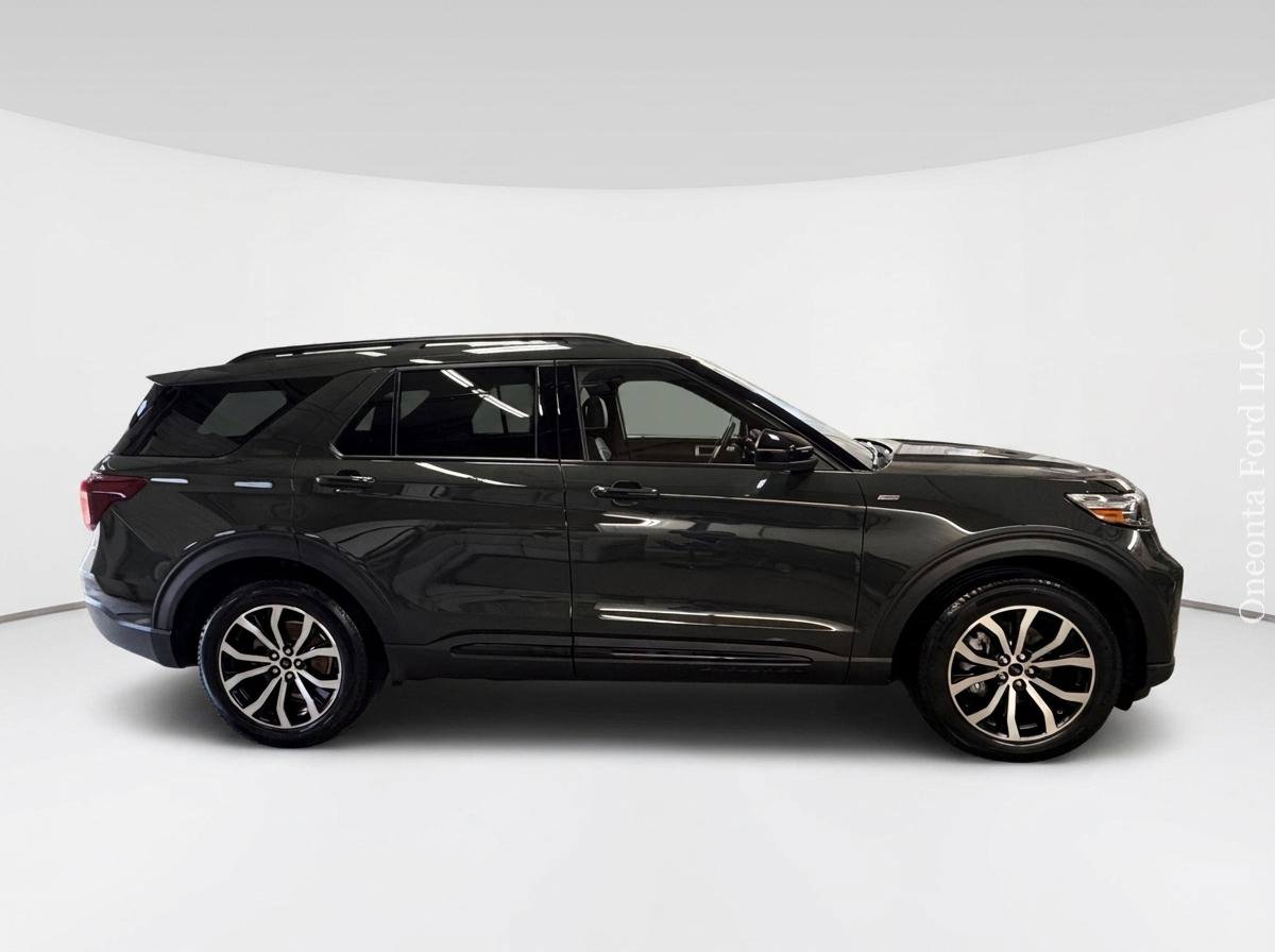 Used 2022 Ford Explorer ST-Line w/ Class IV Trailer Tow Package AWD/4WD image 2