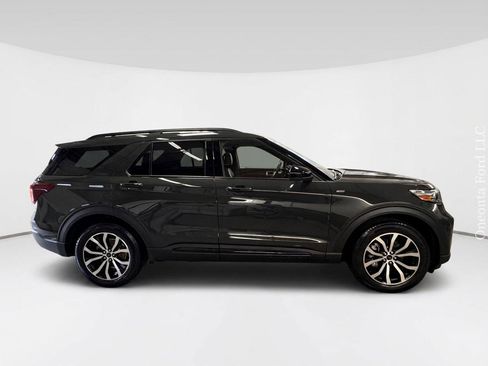Used 2022 Ford Explorer ST-Line w/ Class IV Trailer Tow Package AWD/4WD image 2
