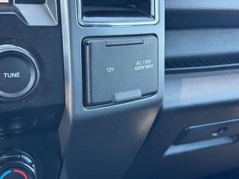 Used 2018 Ford F150 XLT w/ Equipment Group 302A Luxury AWD/4WD image 19
