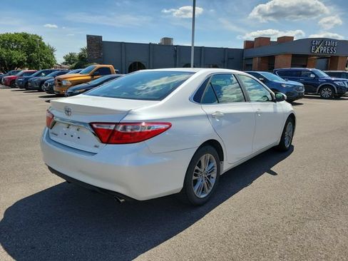 Used 2017 Toyota Camry SE FWD image 5