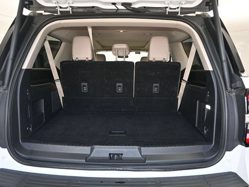 Used 2024 Ford Expedition Max Limited AWD/4WD image 11