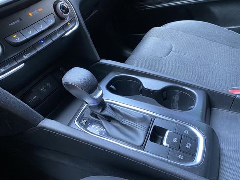 Used 2019 Hyundai Santa Fe SE AWD/4WD image 28
