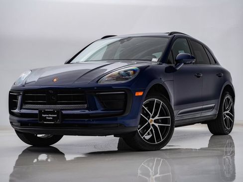 Certified 2026 Porsche Macan AWD/4WD image 1