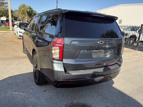 Used 2021 Chevrolet Suburban RST w/ Rear Media and Nav Package image 5