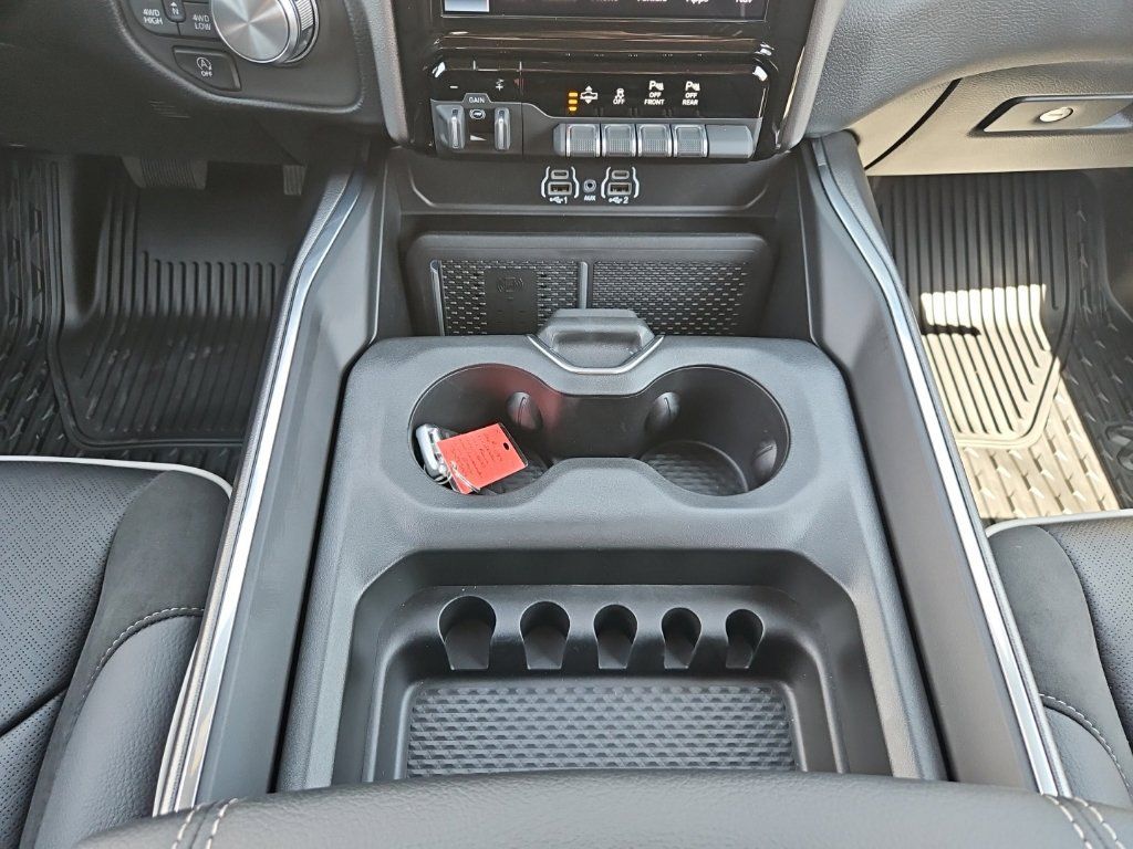 New 2026 RAM 1500 Laramie w/ Sport Appearance Package AWD/4WD image 31