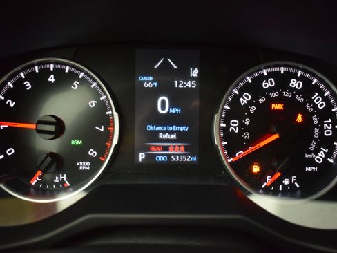 Used 2022 Toyota RAV4 XLE AWD/4WD image 16