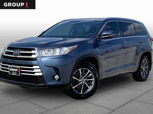 Used 2018 Toyota Highlander XLE FWD image 1