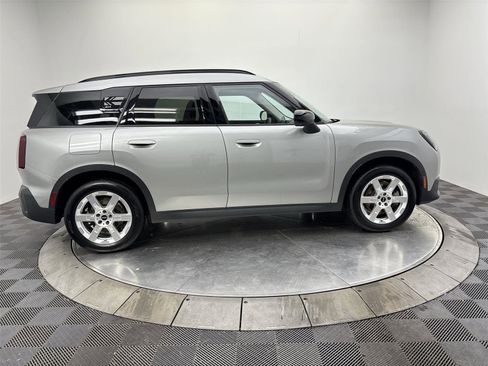 Used 2025 MINI Cooper Countryman S w/ Comfort Package Max image 17