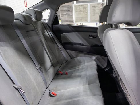 Used 2010 Hyundai Elantra GLS image 13