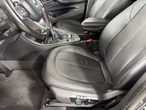 Used 2017 BMW X1 xDrive28i w/ Premium Package image 11